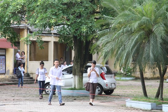 Thí sinh hào hứng với đề thi cao đẳng ảnh 5